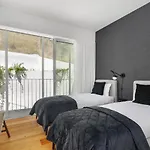 아파트 Whome Exclusive Hideaway Perfect For Digital Nomads & Remote Workers 리스본